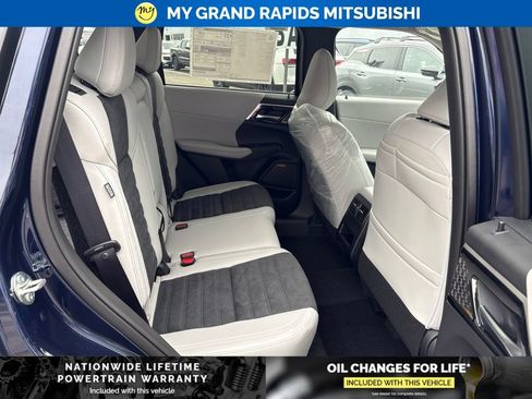 New 2026 Mitsubishi Outlander SE AWD/4WD image 14