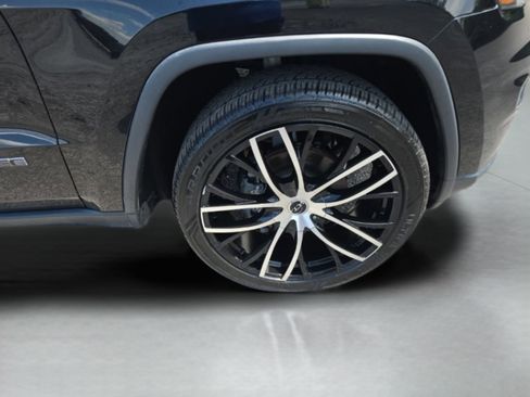 Used 2019 Jeep Grand Cherokee Limited w/ Luxury Group II RWD image 34