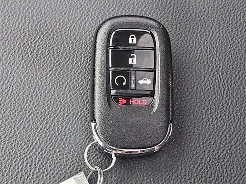 Used 2022 Honda Civic Touring image 32