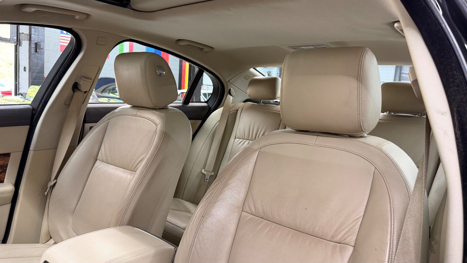 Used 2011 Jaguar XF RWD image 26