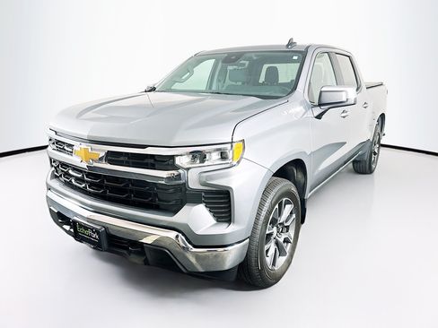 Used 2024 Chevrolet Silverado 1500 LT AWD/4WD image 3