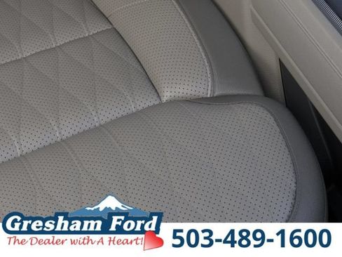 New 2026 Ford F250 Platinum w/ Platinum Plus Package AWD/4WD image 18