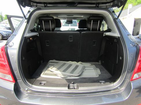 Used 2017 Chevrolet Trax LT w/ Sun & Sound Package FWD image 17