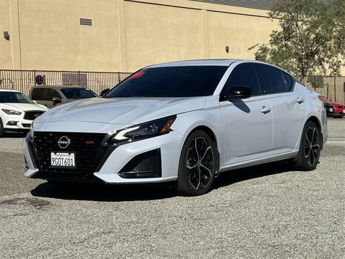 Certified 2023 Nissan Altima 2.5 SR w/ SR Premium Package image 2