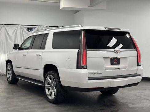 Used 2016 Cadillac Escalade ESV Luxury AWD/4WD image 10