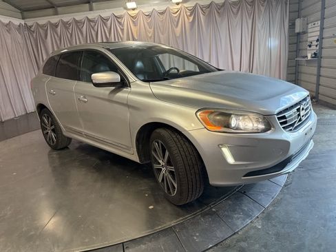 Used 2015 Volvo XC60 T6 Platinum image 3