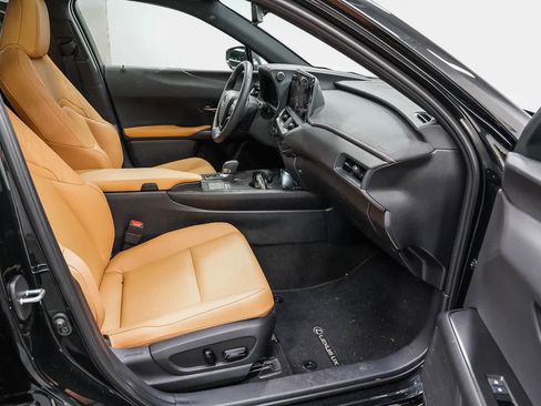 Used 2026 Lexus UX 300h FWD w/ Cold Area Package image 17