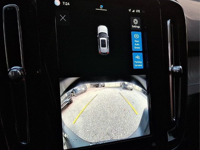 Certified 2024 Volvo XC40 B5 Core AWD/4WD image 15