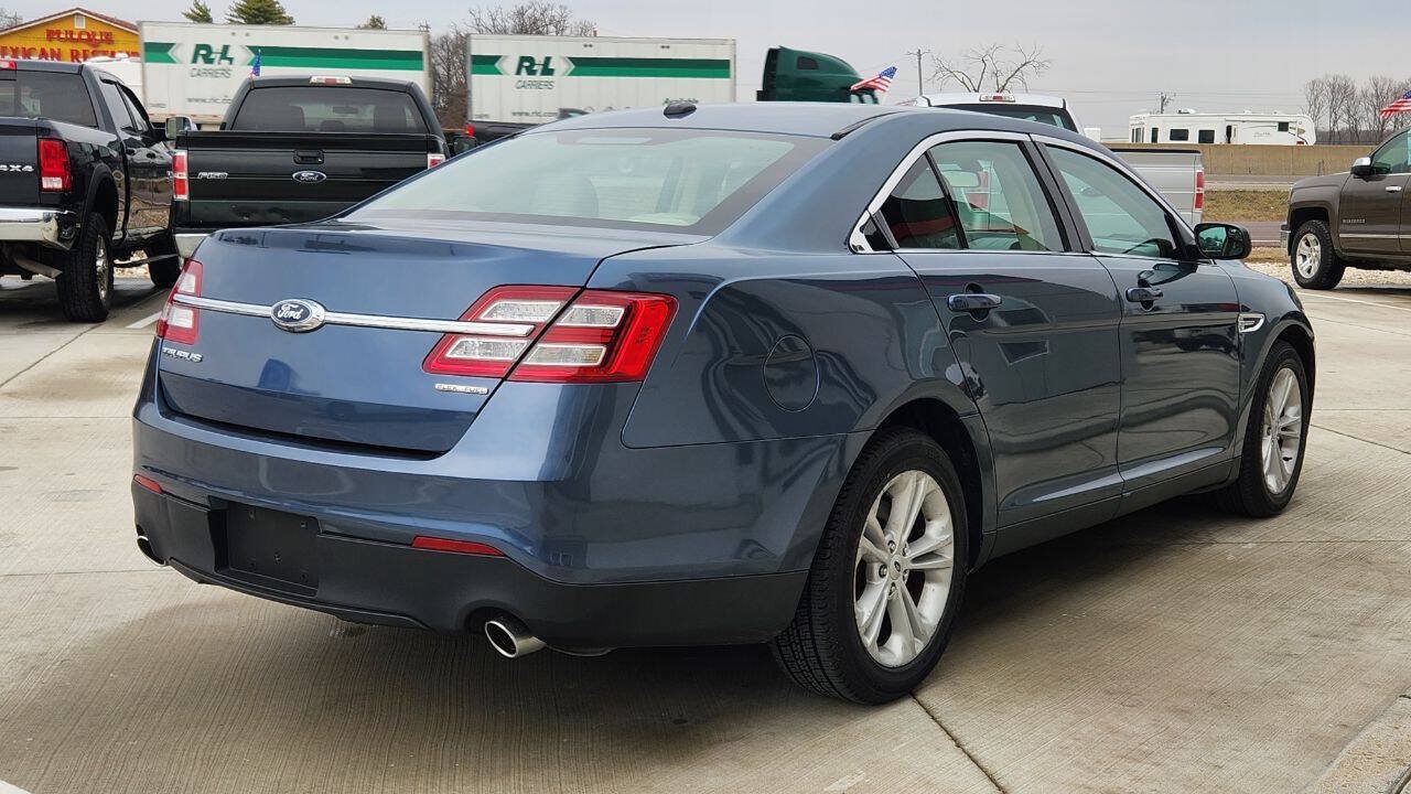 Used 2018 Ford Taurus SE FWD image 6
