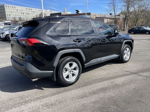 Used 2020 Toyota RAV4 XLE w/ Convenience Package AWD/4WD image 8