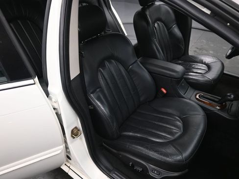 Used 2001 Chrysler LHS image 19
