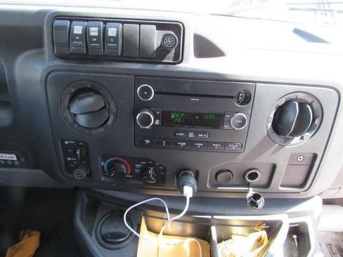 Used 2011 Ford E-450 and Econoline 450 Super Duty w/ Shuttle Bus Prep Pkg image 6