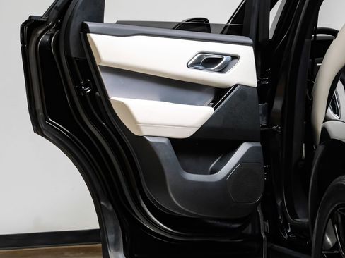 Used 2023 Land Rover Range Rover Velar R-Dynamic S image 46