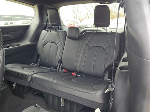 New 2026 Chrysler Voyager LX image 18