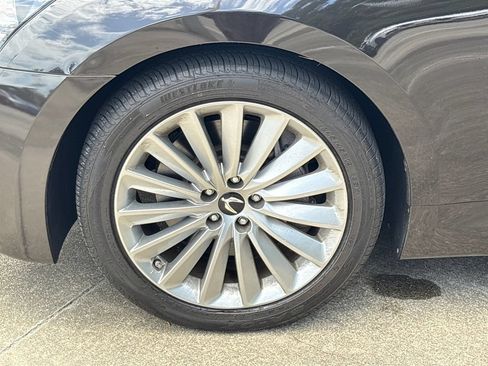 Used 2015 Hyundai Equus Signature RWD image 12