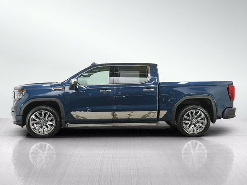 Used 2022 GMC Sierra 1500 Denali w/ Denali Reserve Package AWD/4WD image 2