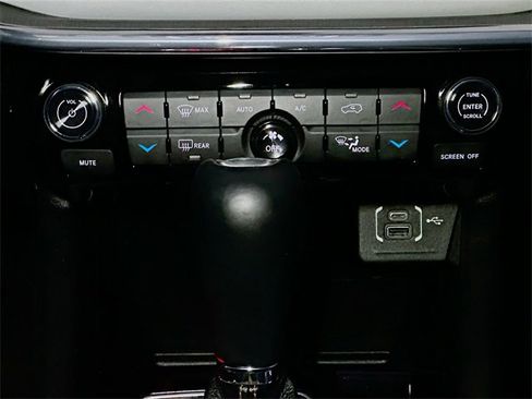 Certified 2022 Jeep Compass Limited image 13