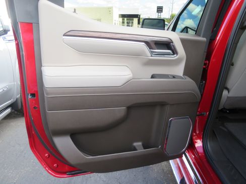 New 2026 GMC Sierra 1500 SLT w/ SLT Premium Plus Package image 8