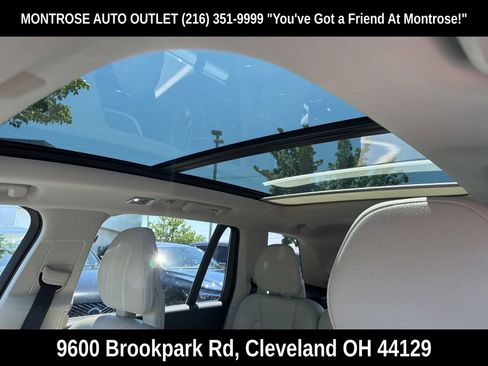 Used 2016 Volvo XC90 T6 Momentum w/ Momentum Plus Package AWD/4WD image 4