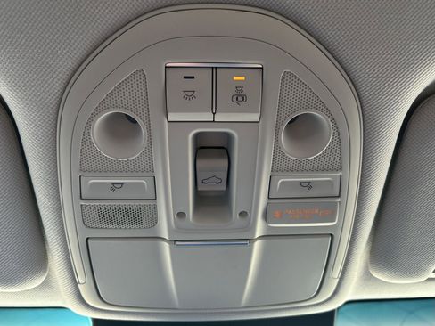 Used 2022 Genesis G70 2.0T w/ Prestige Package image 26