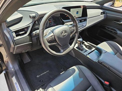 Used 2024 Lexus ES 300h w/ Premium Package FWD image 10