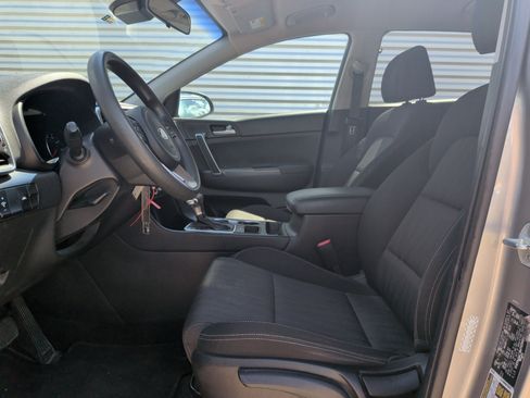 Used 2021 Kia Sportage LX FWD image 15