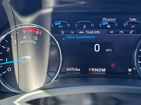 Used 2022 Ford F450 Platinum w/ FX4 Off-Road Package image 2