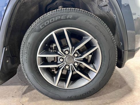 Used 2020 Jeep Grand Cherokee Limited AWD/4WD image 31