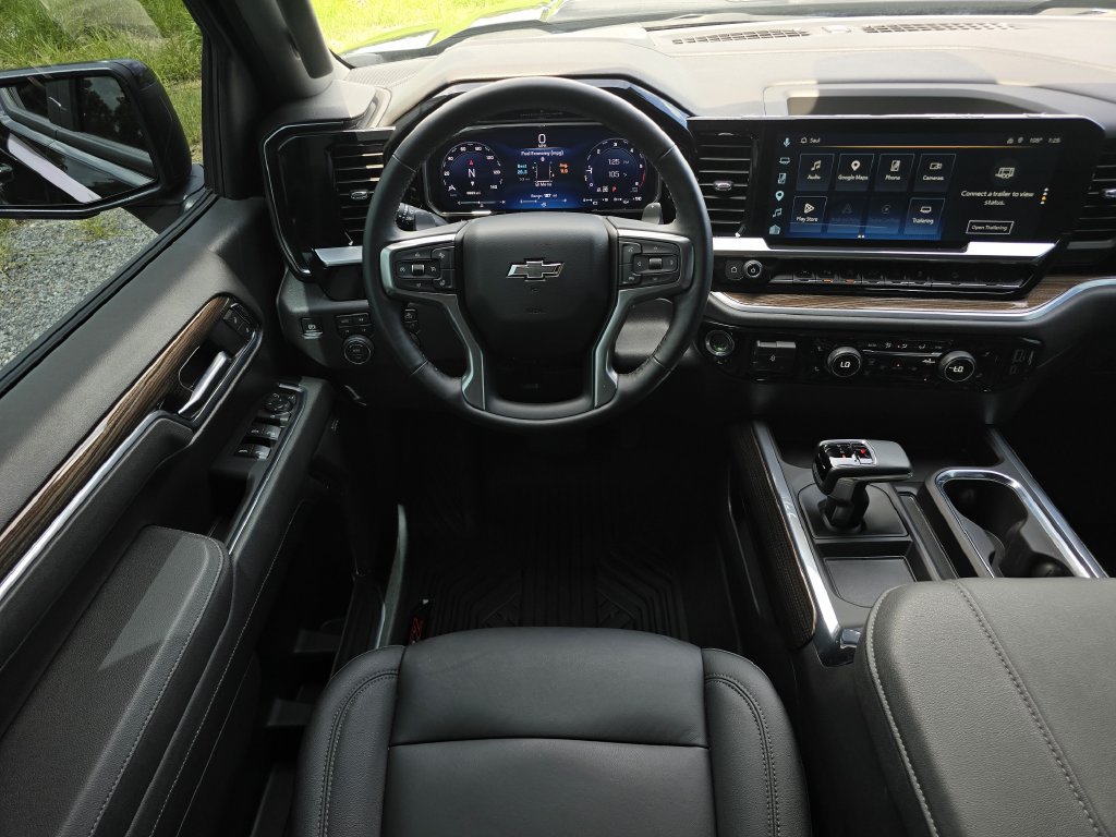 Used 2026 Chevrolet Silverado 1500 LT Trail Boss w/ LT Trail Boss Premium Package AWD/4WD image 19