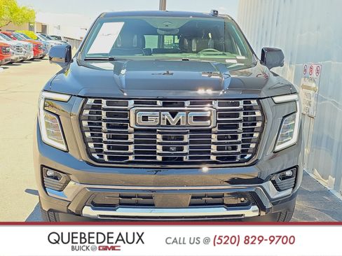 Used 2025 GMC Yukon Denali Ultimate AWD/4WD image 2