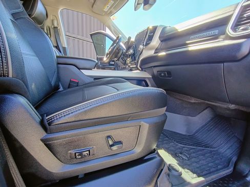 Used 2024 RAM 3500 Laramie image 29