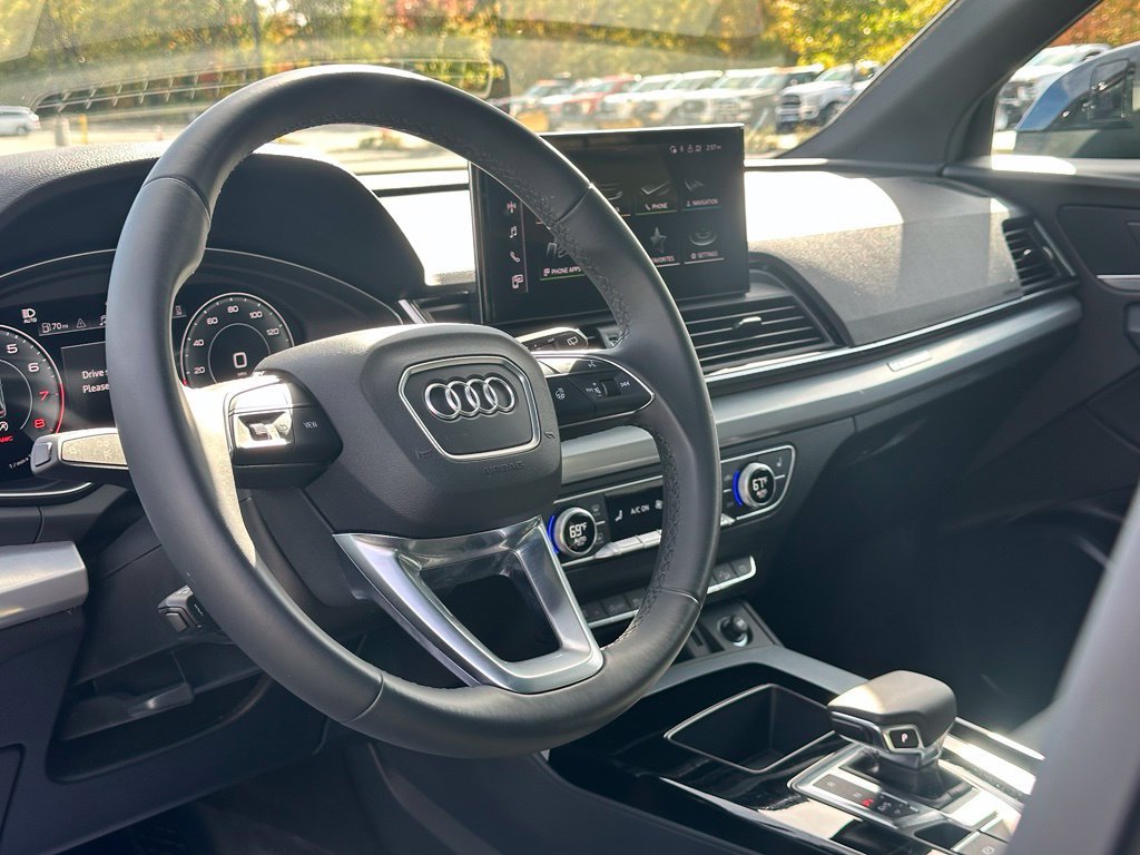 Used 2025 Audi Q5 2.0T Premium w/ Convenience Plus Package AWD/4WD image 13