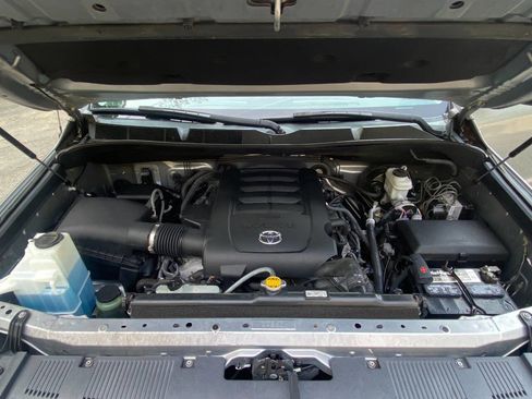 Used 2014 Toyota Tundra SR5 w/ SR5 Upgrade Package image 54