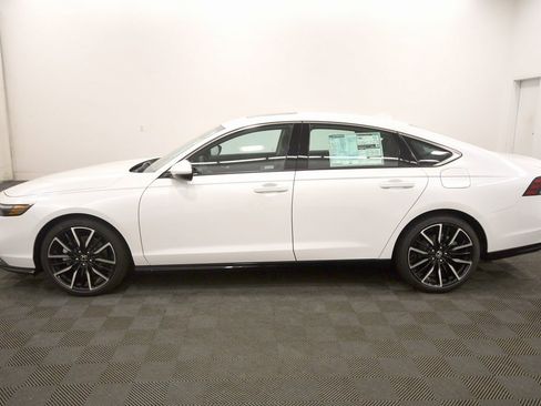 New 2025 Honda Accord Touring image 4