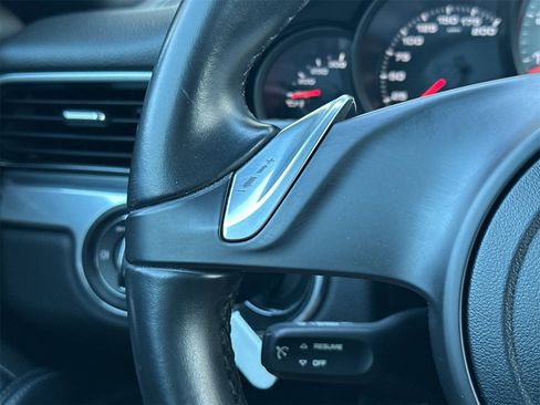 Used 2015 Porsche 911 Carrera 4S image 23