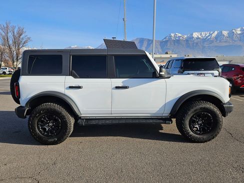 Used 2022 Ford Bronco Wildtrak image 2