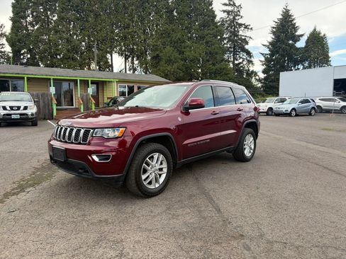 Used 2017 Jeep Grand Cherokee Laredo w/ Quick Order Package 23E AWD/4WD image 7