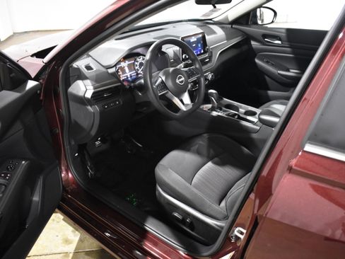 Used 2025 Nissan Altima 2.5 SV image 22