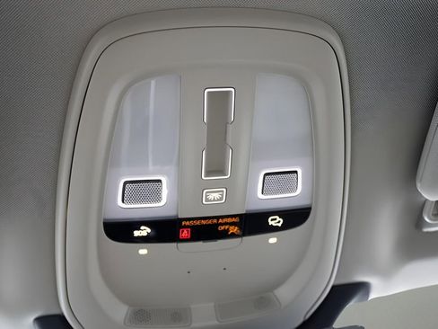 Certified 2025 Volvo XC90 T8 Plus w/ Protection Package Premier image 31