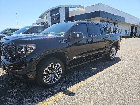 Used 2023 GMC Sierra 1500 Denali Ultimate AWD/4WD image 7