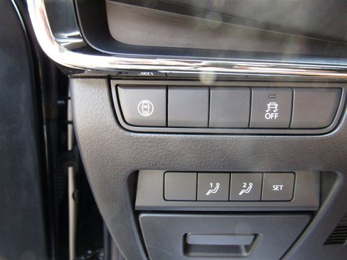 Used 2019 MAZDA MAZDA3 AWD Hatchback w/ Premium Pkg image 28