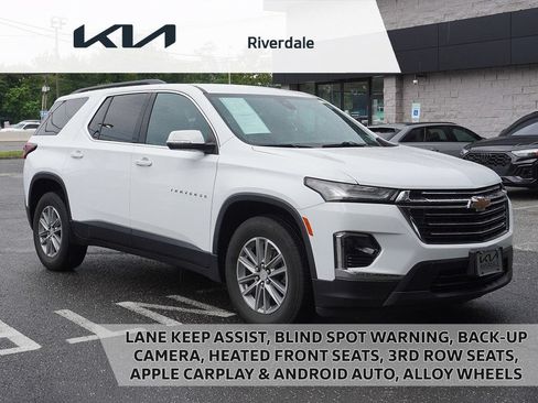 Used 2023 Chevrolet Traverse LT AWD/4WD image 1