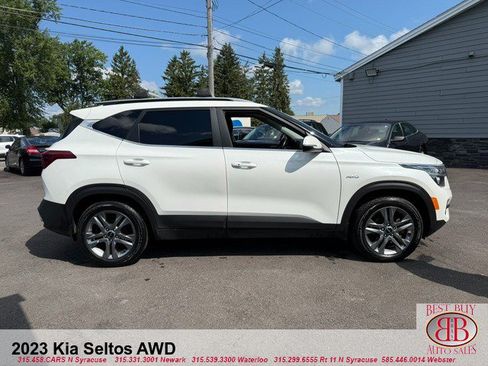 Used 2023 Kia Seltos S w/ Navigation Package AWD/4WD image 2