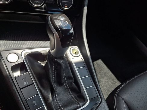Used 2024 Volkswagen Jetta SE FWD image 17