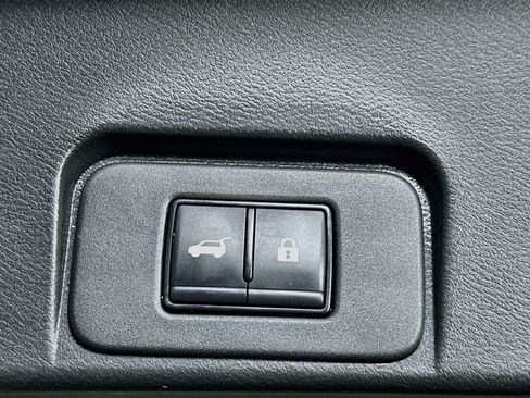 Used 2023 Nissan Rogue SL FWD image 30