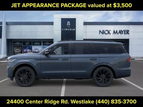 New 2026 Lincoln Navigator Reserve w/ Jet Appearance Package AWD/4WD image 3