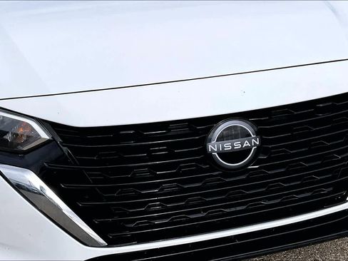 Used 2024 Nissan Sentra SV image 29