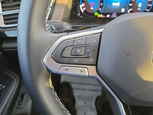 Used 2025 Volkswagen Atlas SEL image 18