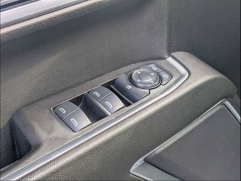Used 2025 Chevrolet Silverado 1500 LT RWD image 13