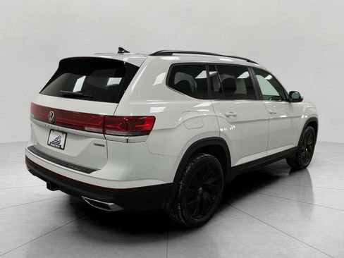 Used 2024 Volkswagen Atlas SE image 4